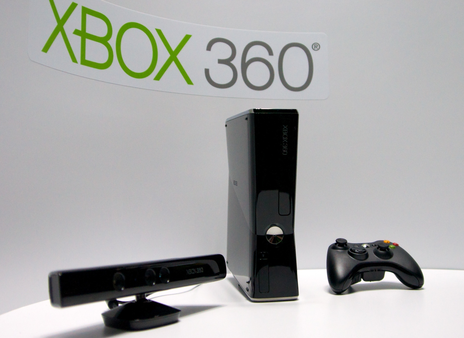 Co-Optimus - News - E3 2010: Microsoft Reveals the Sleek New Xbox 360